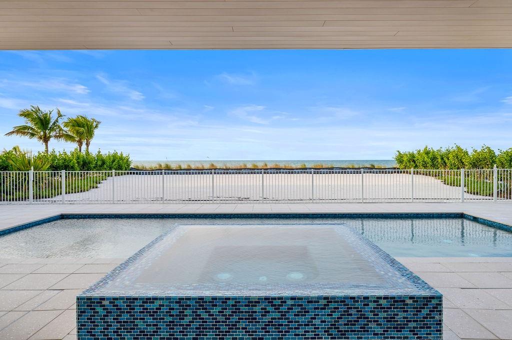 6489 Gulfside Road Longboat Key, FL 34228 - Photo 9 of 65
