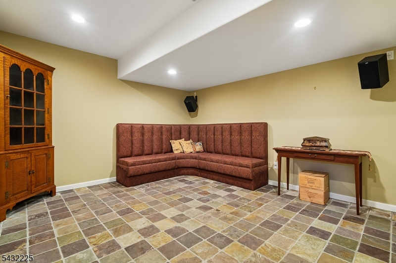 57 Southgate Road New Providence, NJ 07974 - Photo 30 of 35