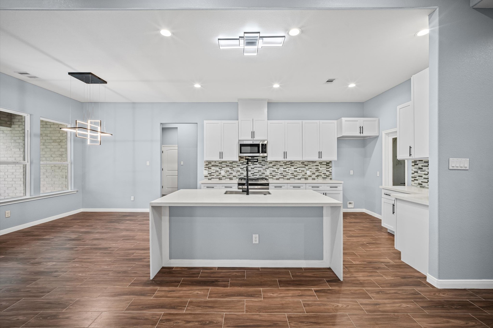 7 Pilot Point Conroe, TX 77304 - Photo 7 of 42