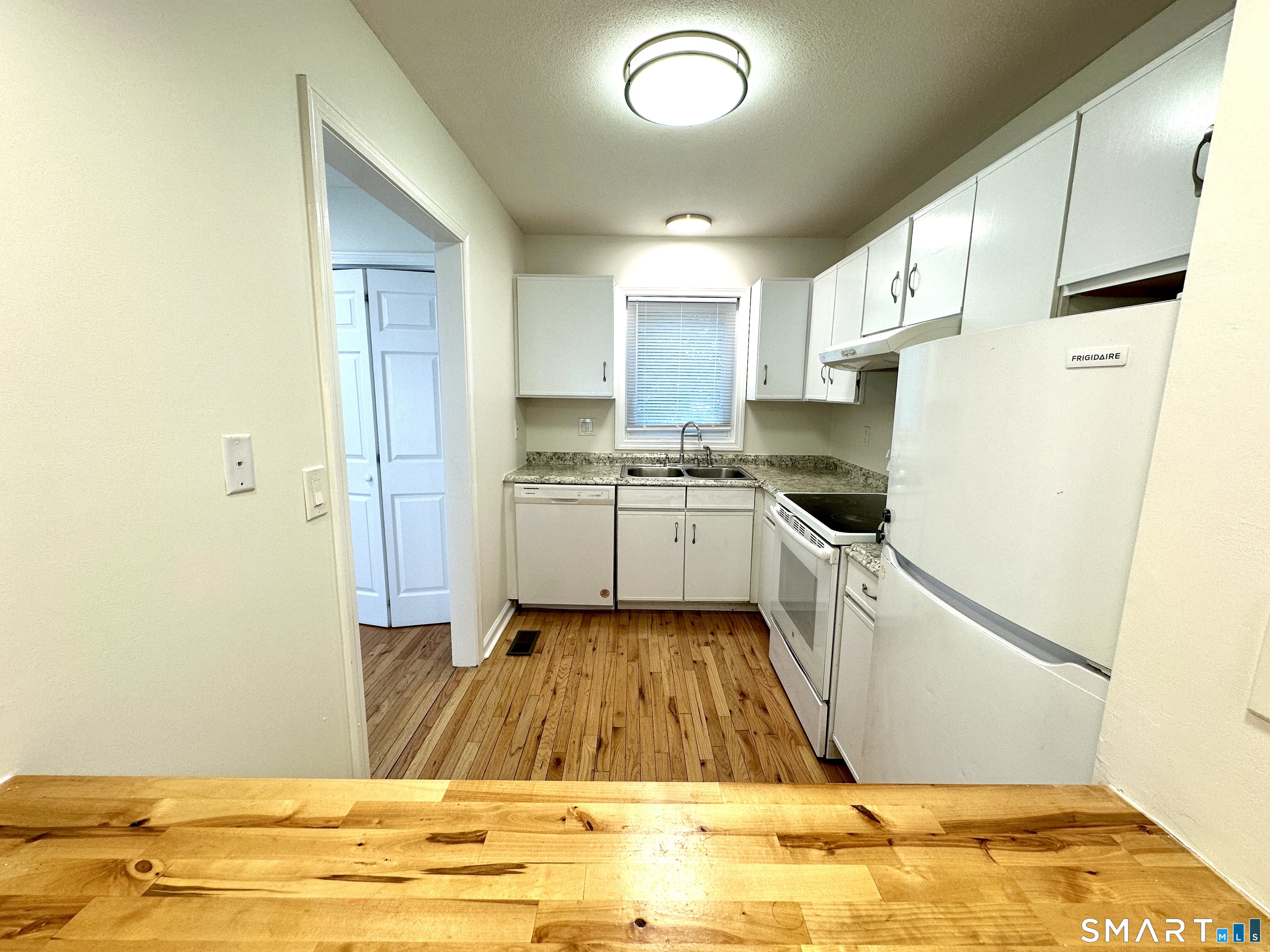 20 Oak Ridge Drive, Unit 20 Windsor Locks, CT 06096 - Photo 4 of 17