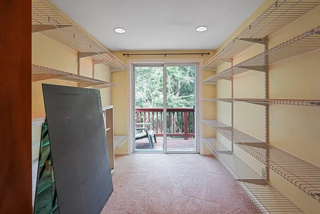 a view of livingroom with furniture