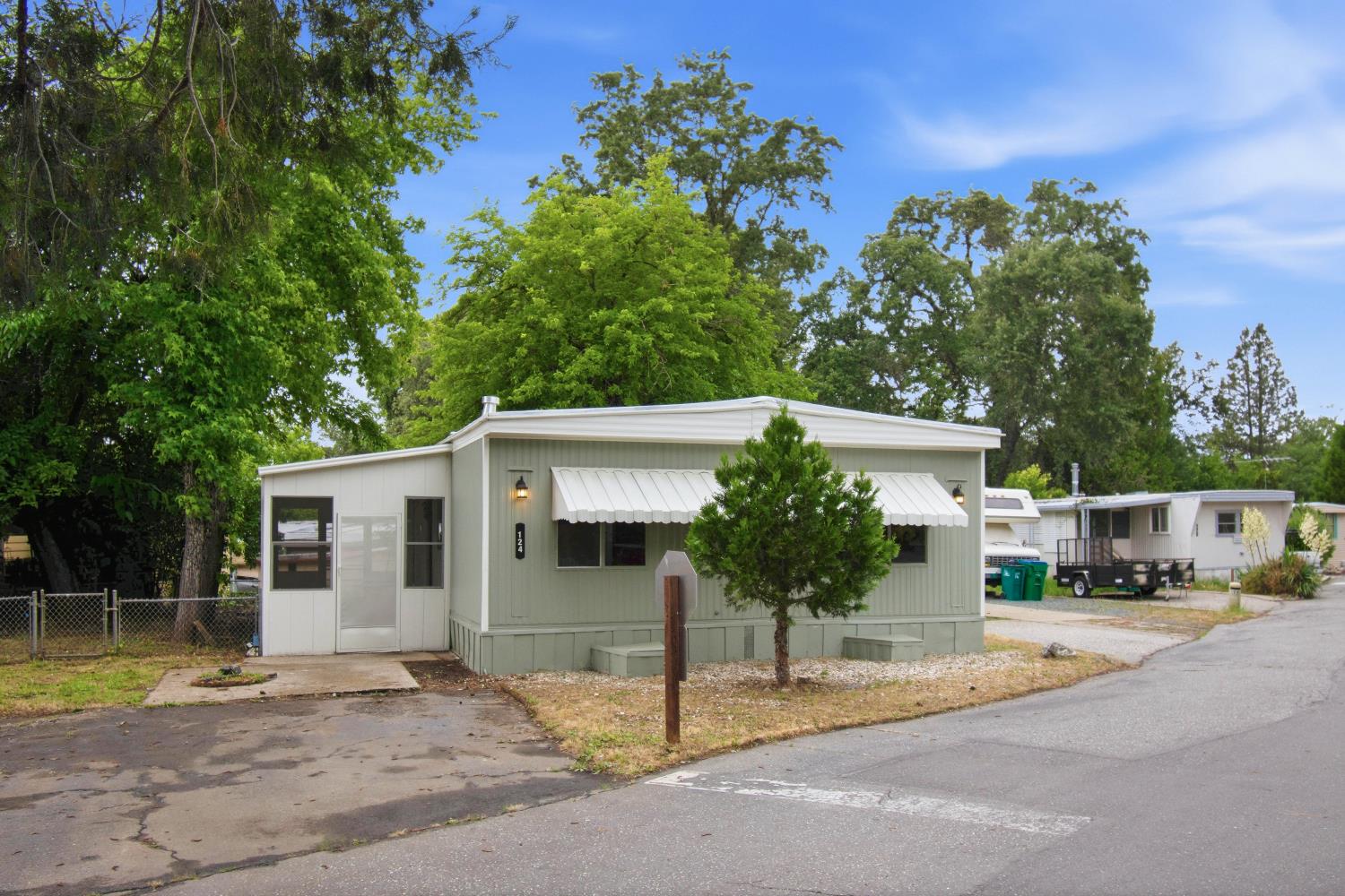 124 Lark Street Penn Valley, CA 95946 - Photo 4 of 68