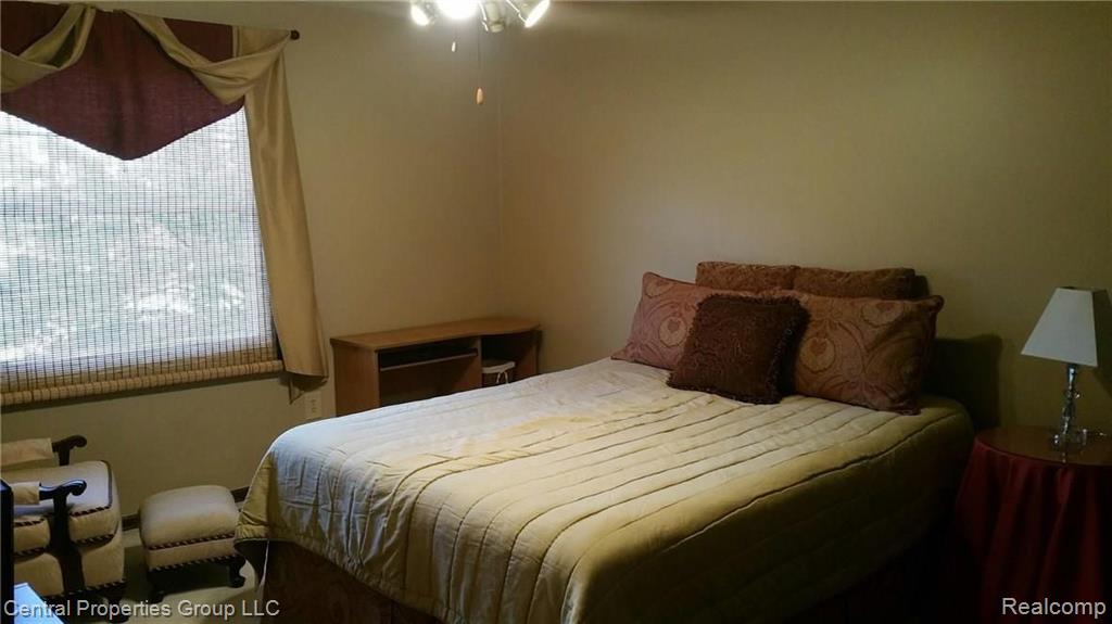 25263 Branchaster Road Farmington Hills, MI 48336 - Photo 19 of 30