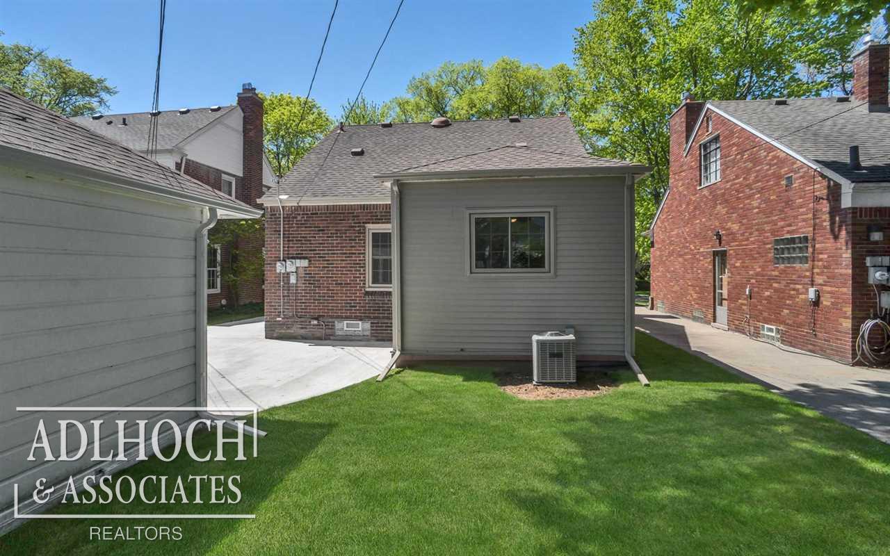 412 Lothrop Road Grosse Pointe, MI 48236 - Photo 29 of 29 31291516-28.JPG