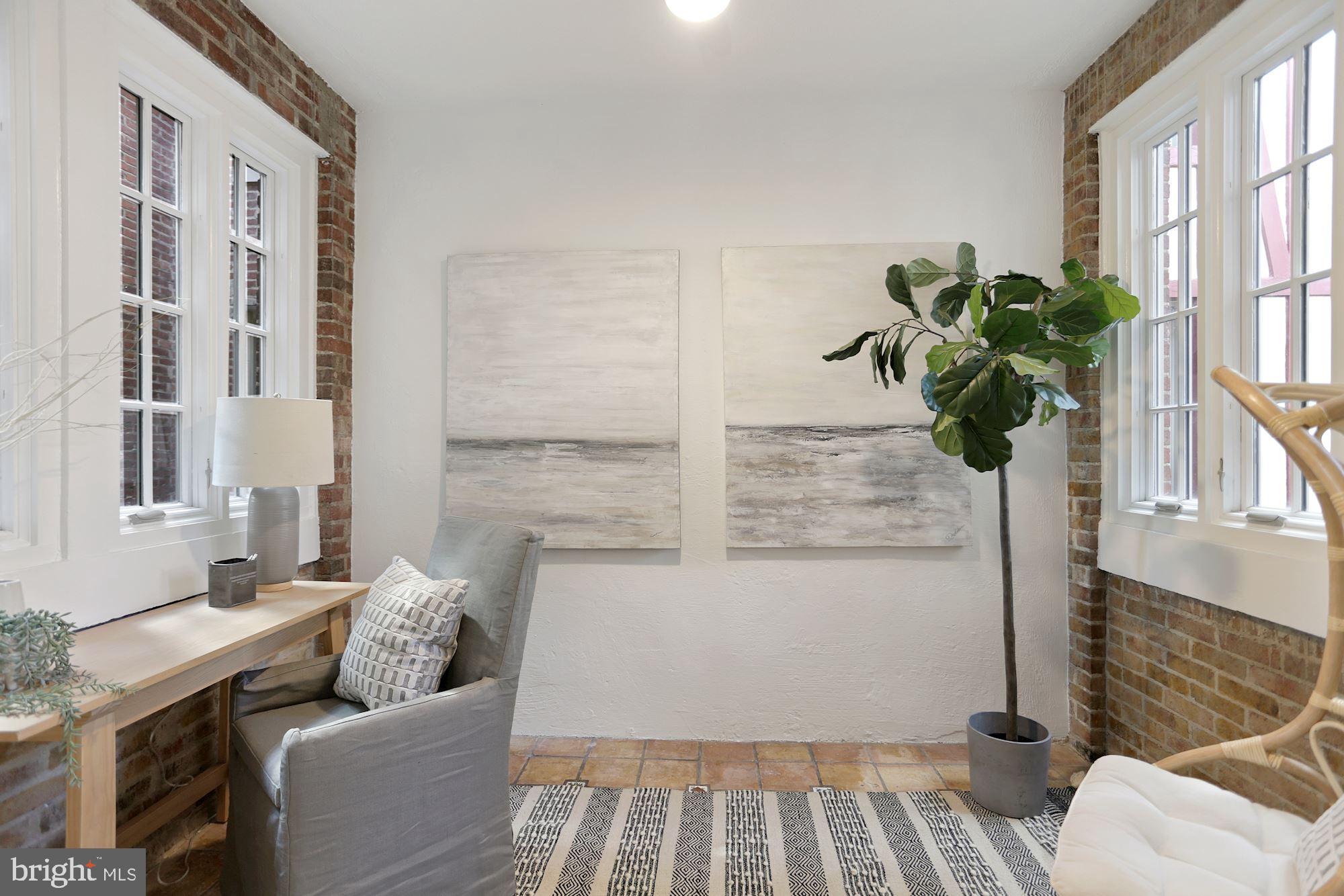 1705 Lanier Place Northwest, Unit 304 Washington, DC 20009 - Photo 22 of 35 Wonderful Flex Space: Office, Guest Bedroom