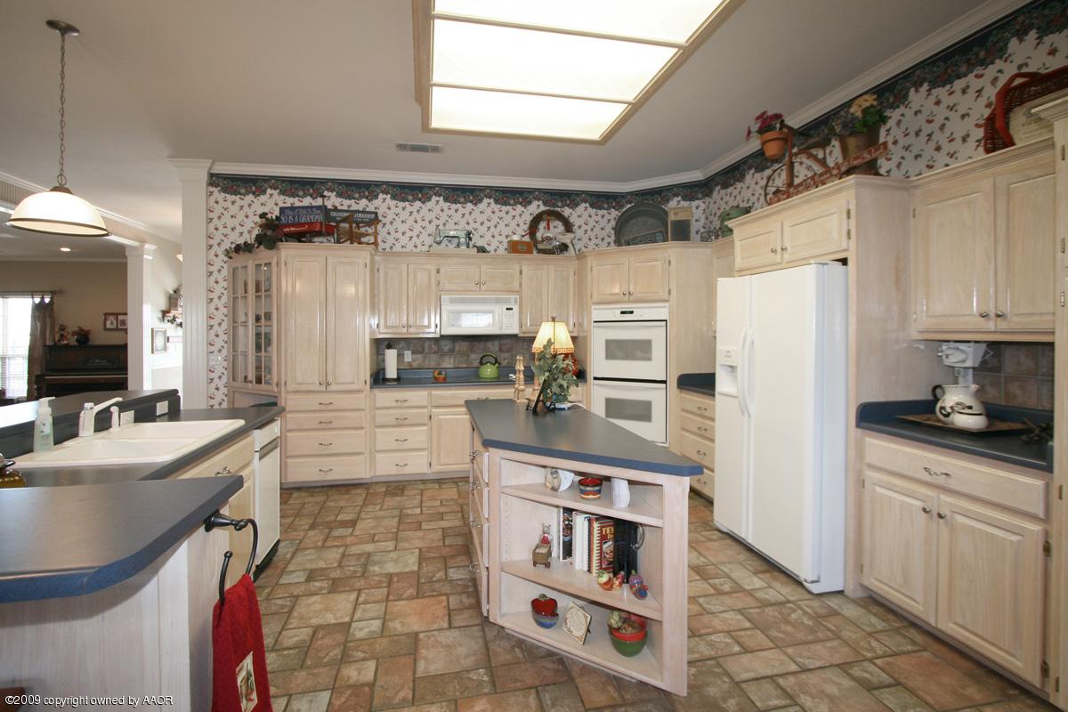 8060 Hunsley Road Canyon, TX 79015 - Photo 11 of 19 kitchen