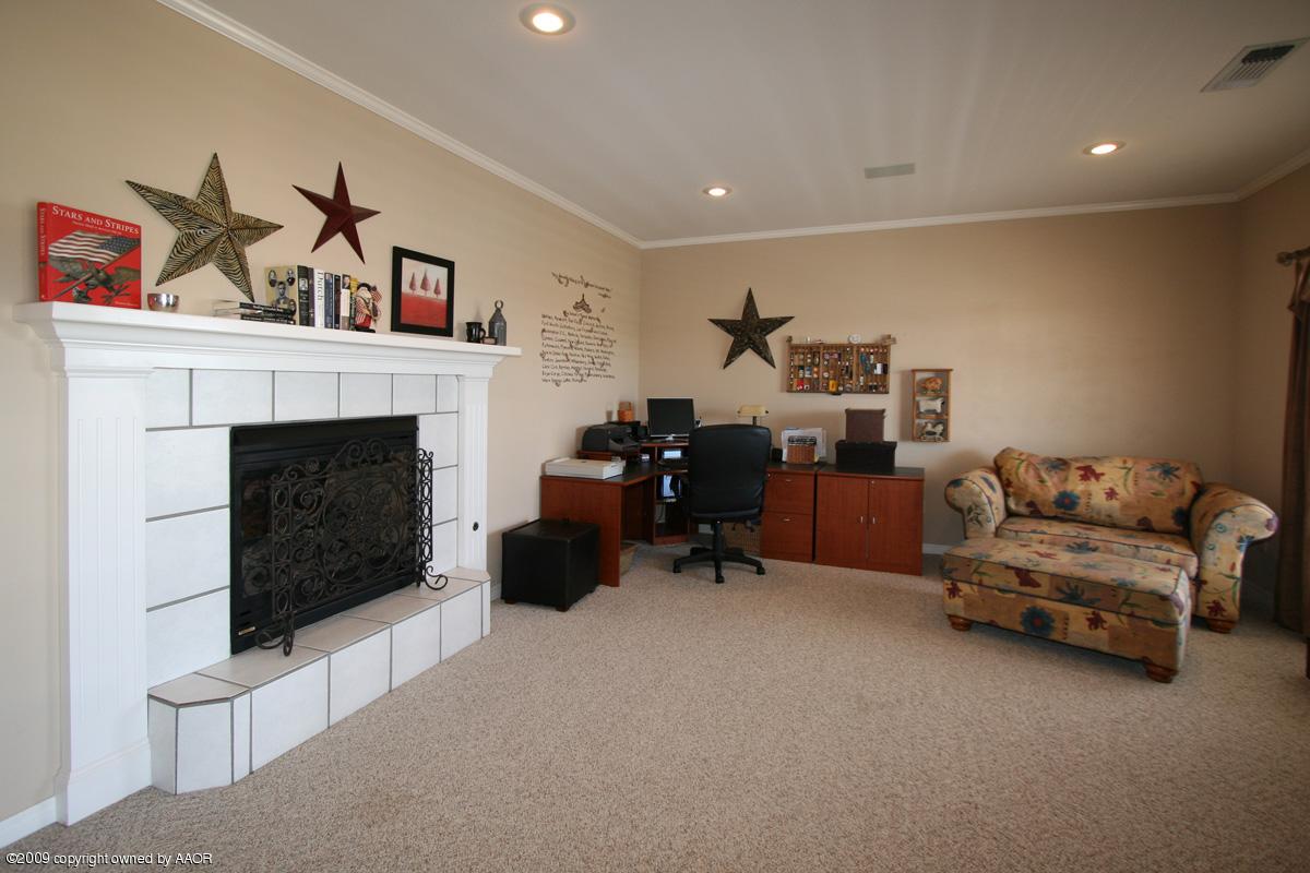 8060 Hunsley Road Canyon, TX 79015 - Photo 6 of 19 den