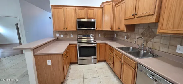 $399,900 | 5963 Round Hill Lane, Knoxville, TN 37912