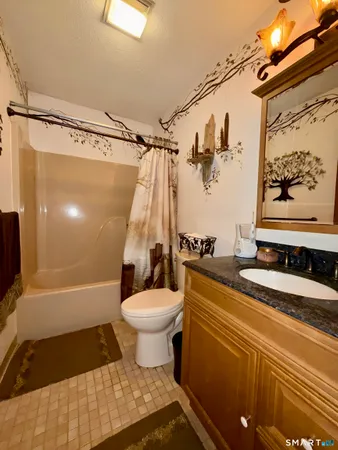 $650,000 | 8 Whispering Pines Drive, Wallingford, CT 06492