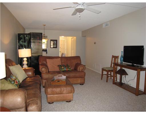 304 Golfview Road, Unit 203 North Palm Beach, FL 33408 - Photo 7 of 29 living area