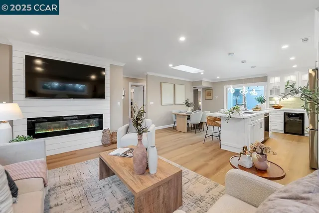 $825,000 | 1180 Running Springs Road, Unit 4, Walnut Creek, CA 94595