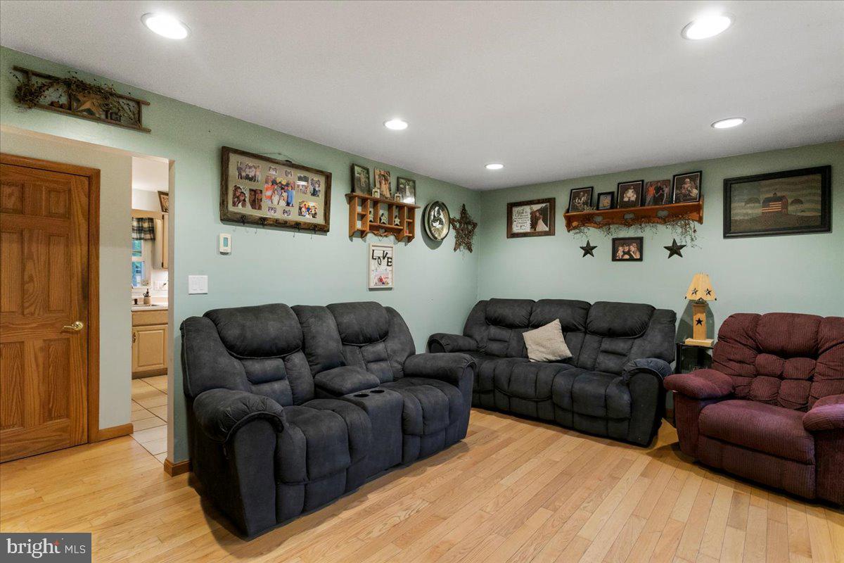 2 Greenwood Forest Road Fayetteville, PA 17222 - Photo 3 of 33 Living Room