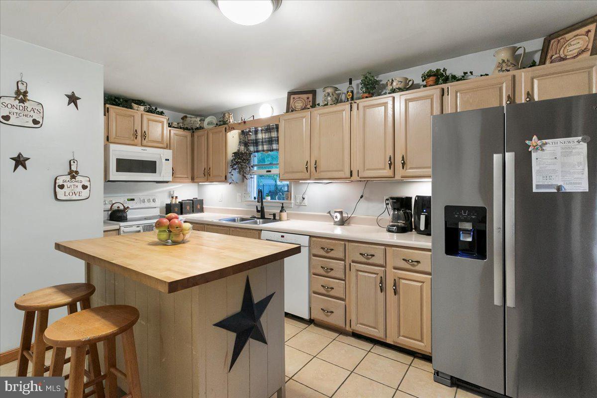 2 Greenwood Forest Road Fayetteville, PA 17222 - Photo 7 of 33 Kitchen