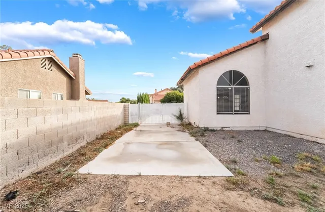 $2,000 | 8501 Shelly Road, Las Vegas, NV 89123
