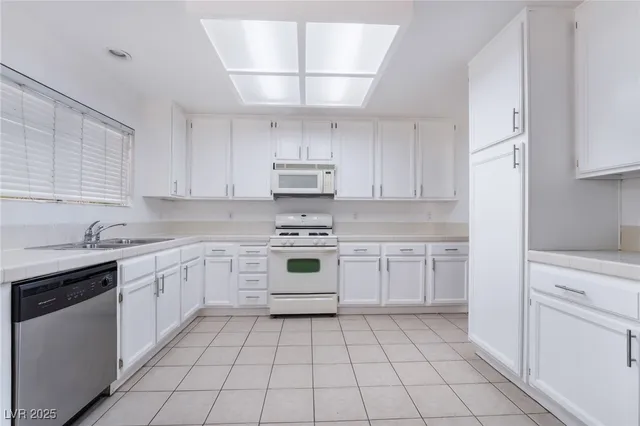 $2,000 | 8501 Shelly Road, Las Vegas, NV 89123