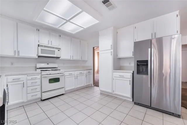 $2,000 | 8501 Shelly Road, Las Vegas, NV 89123