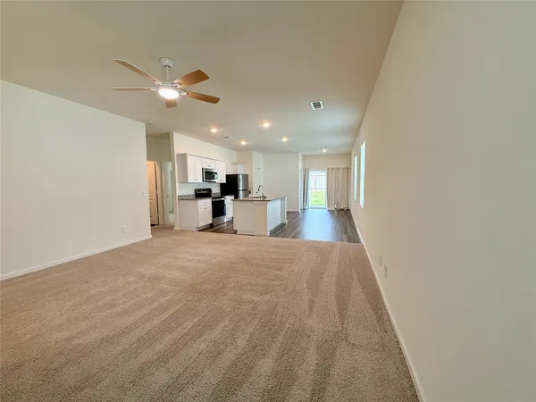 $1,900 | 31238 Williams Lndg Street, Waller, TX 77484