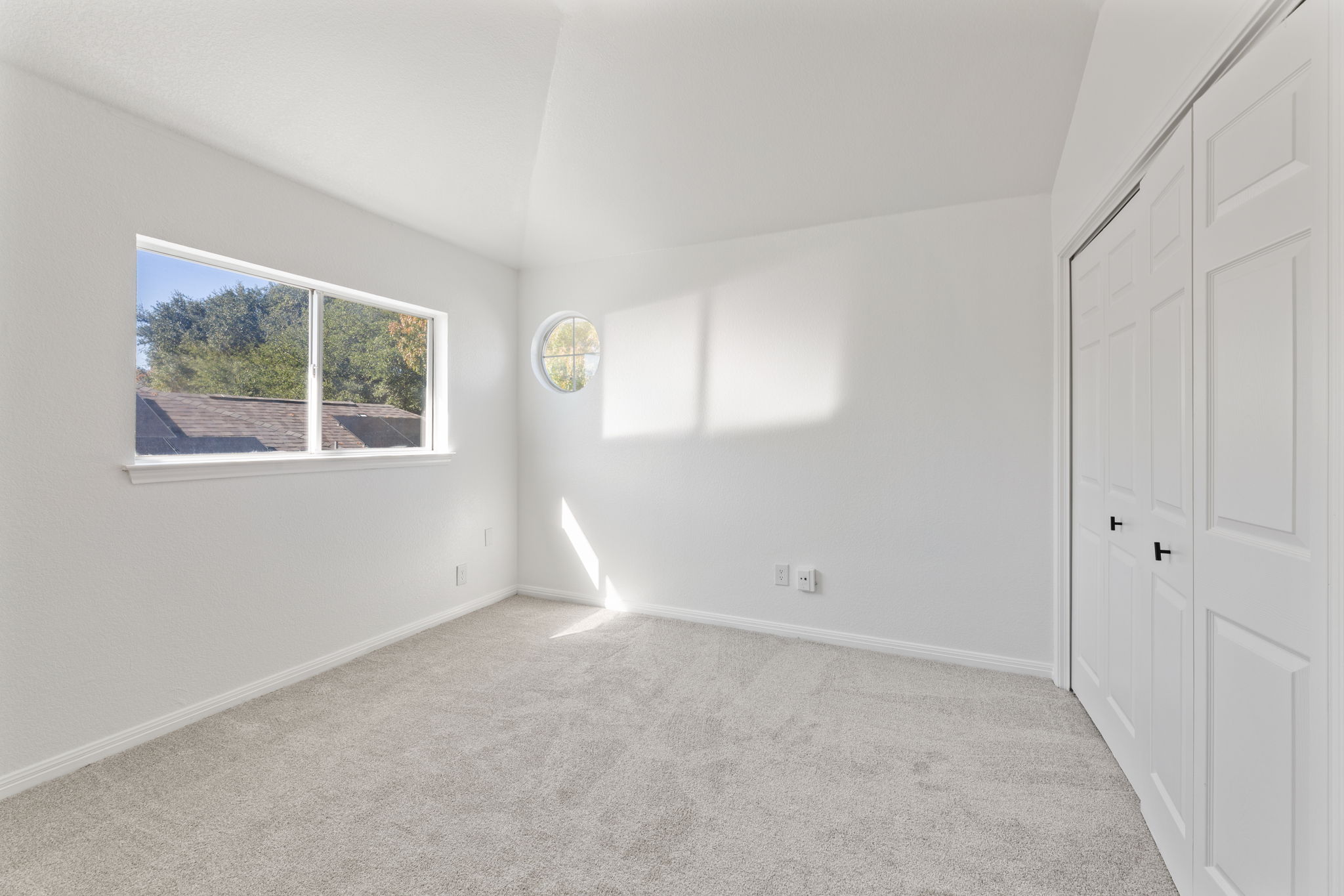 2127 Redwing Way Round Rock, TX 78664 - Photo 22 of 33 a view of an empty room with a window