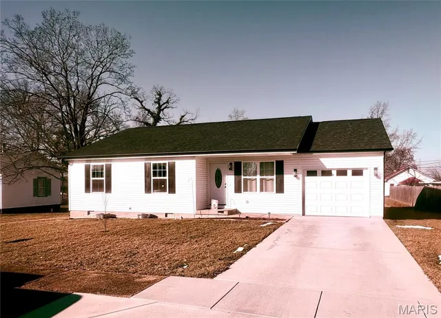 $244,900 | 111 North White Oak Street, Desloge, MO 63601