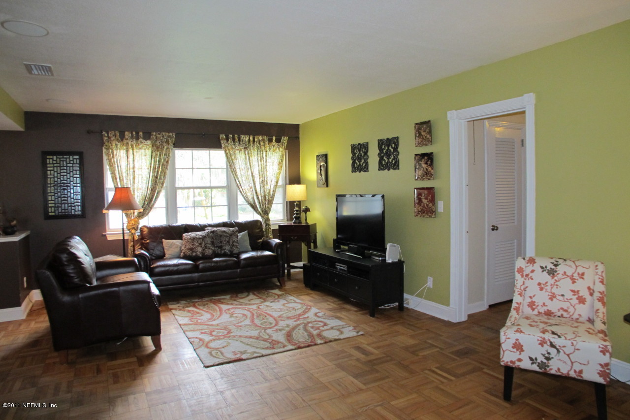 4335 Lucera Road Jacksonville, FL 32244 - Photo 4 of 27 Living Room View 3