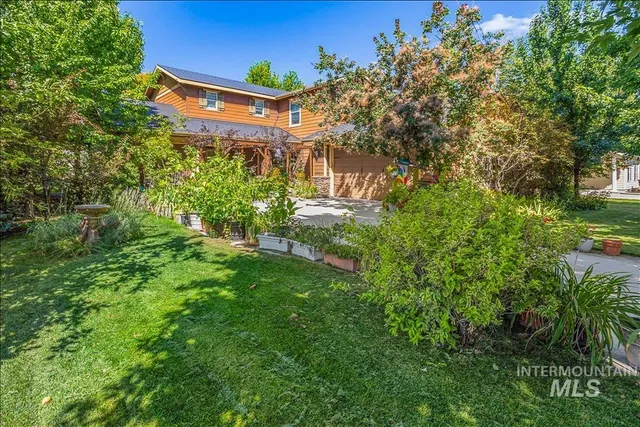 $740,000 | 915 North Glen Aspen Way, Star, ID 83669