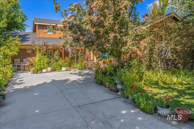 $740,000 | 915 North Glen Aspen Way, Star, ID 83669