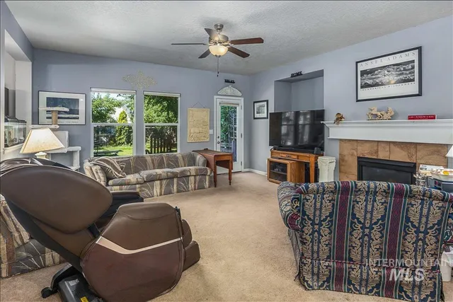 $740,000 | 915 North Glen Aspen Way, Star, ID 83669