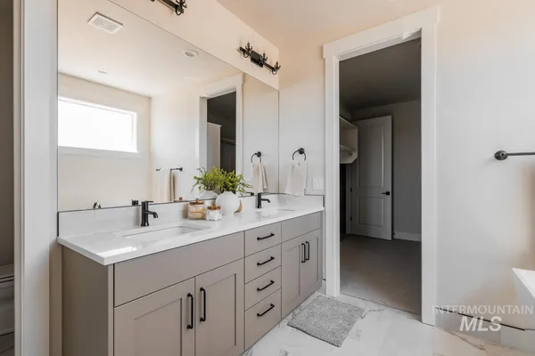 $874,900 | 2653 East Cavern Drive, Meridian, ID 83642