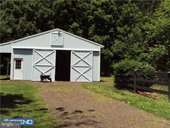 8 Chelfield Road Dublin, PA 18917 - Photo 4 of 11 Barn