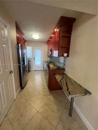 $1,900 | 3923 Northeast 166th Street, Unit N106, North Miami Beach, FL 33160