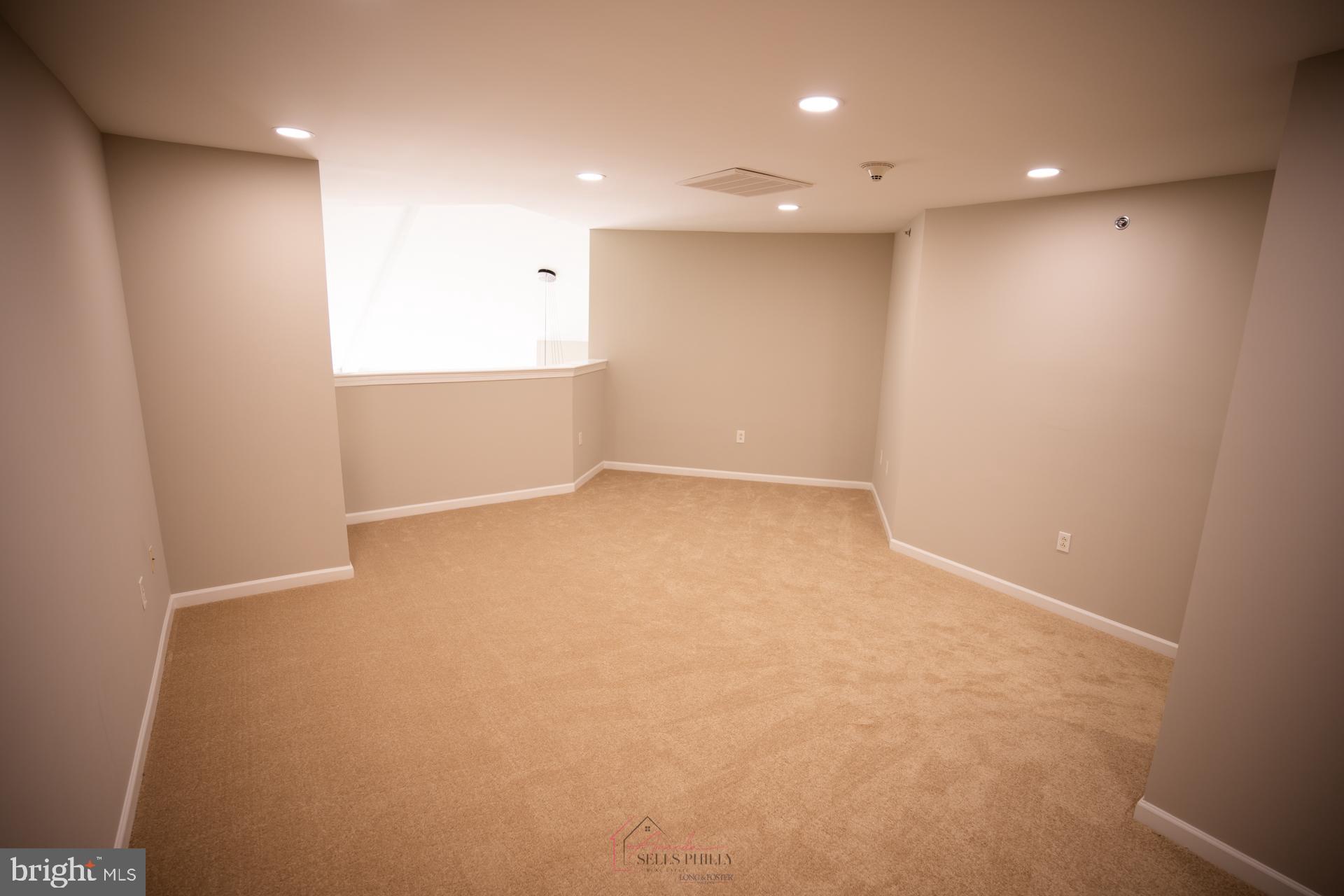 528 Carson Terrace Huntingdon Valley, PA 19006 - Photo 20 of 43 an empty room with a empty space and window