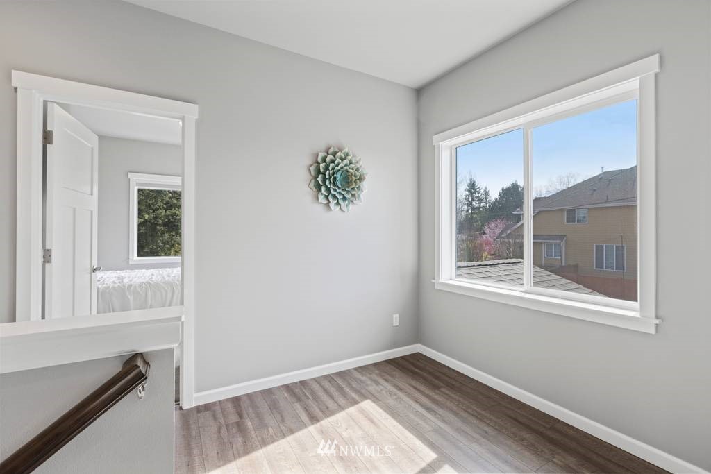 1412 North 26th Street Renton, WA 98056 - Photo 5 of 36 Gallery Image 5