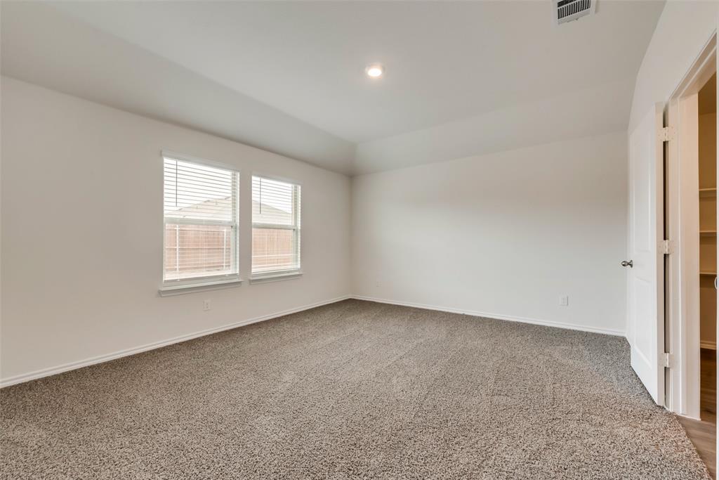 1131 Elijah Way Dallas, TX 75253 - Photo 10 of 18