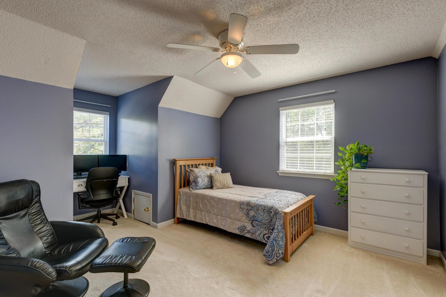 1224 Stoneferry Lane Raleigh, NC 27606 - Photo 14 of 26 Bedroom 3
