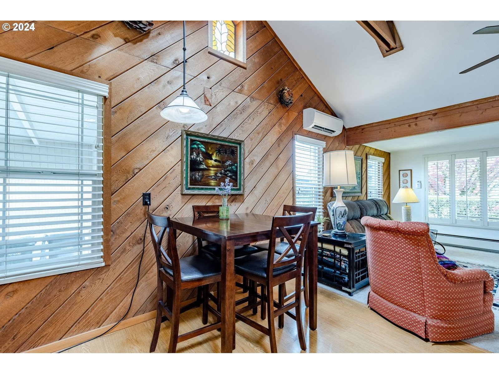 1450 Bogart Lane Eugene, OR 97401 - Photo 11 of 34 a view of a livingroom with furniture and window