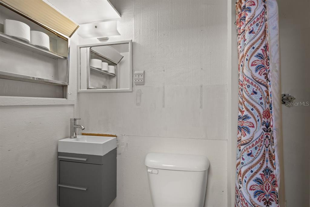 2670 Southeast 68th Street Inglis, FL 34449 - Photo 16 of 35