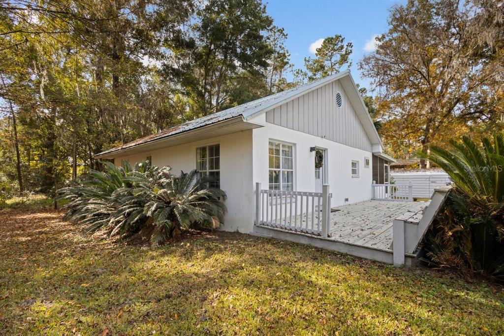 2670 Southeast 68th Street Inglis, FL 34449 - Photo 2 of 35