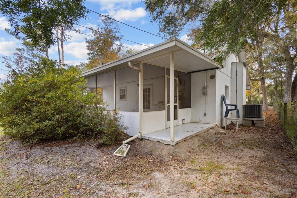 2670 Southeast 68th Street Inglis, FL 34449 - Photo 32 of 35