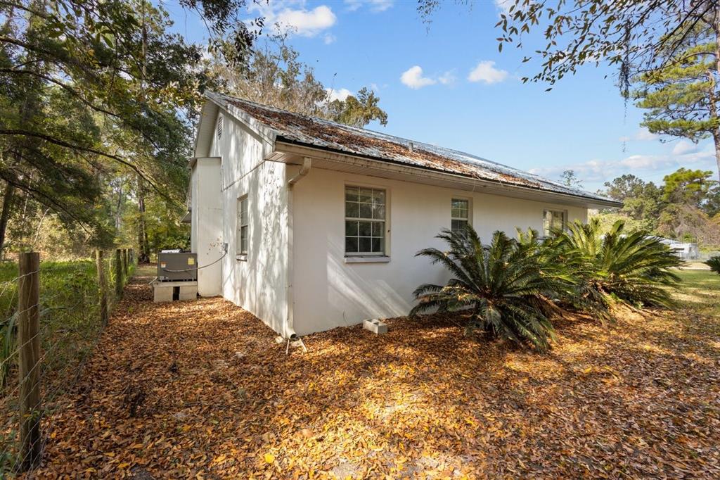 2670 Southeast 68th Street Inglis, FL 34449 - Photo 34 of 35