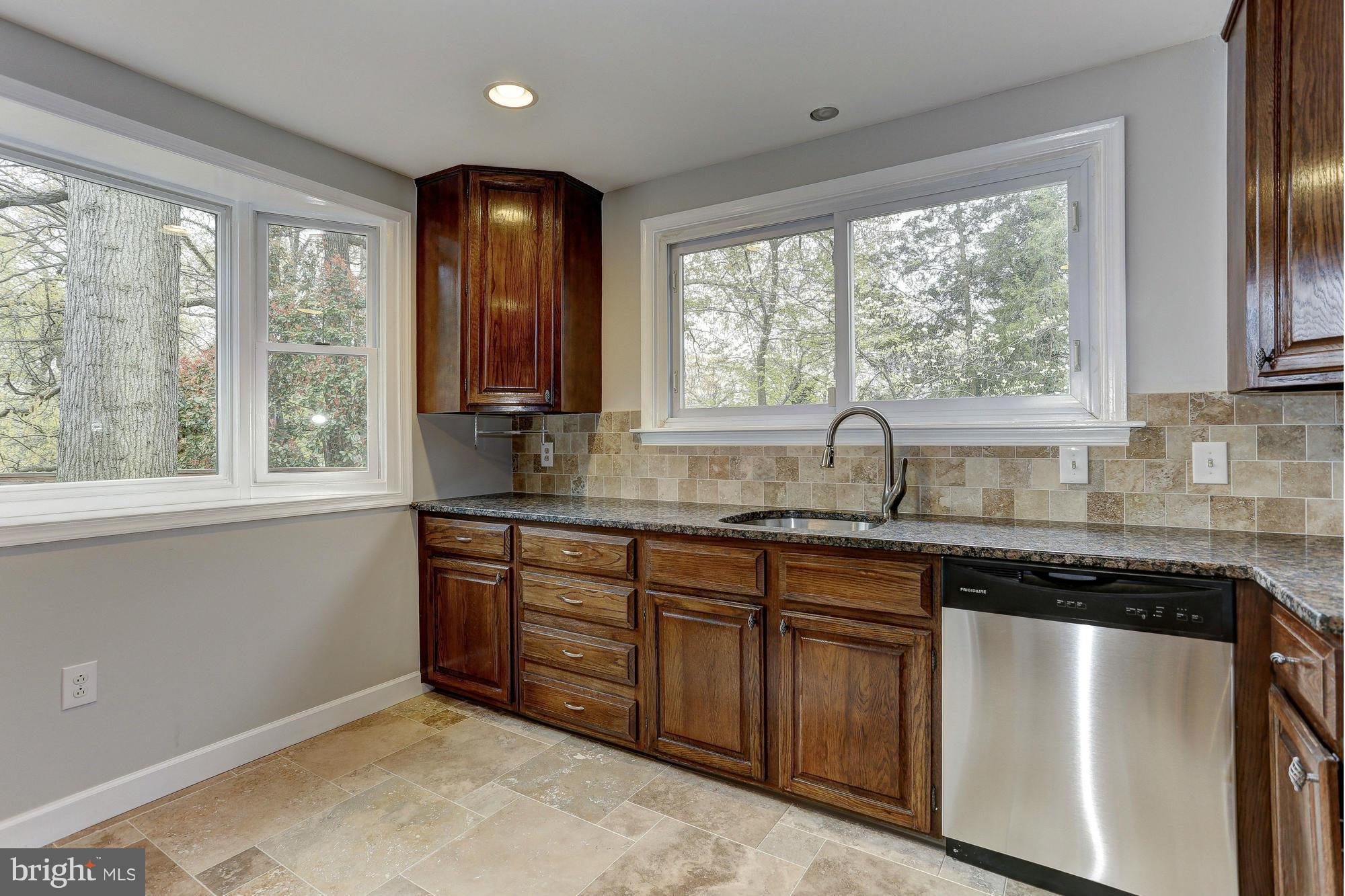 10600 Inwood Avenue Silver Spring, MD 20902 - Photo 14 of 30 Kitchen