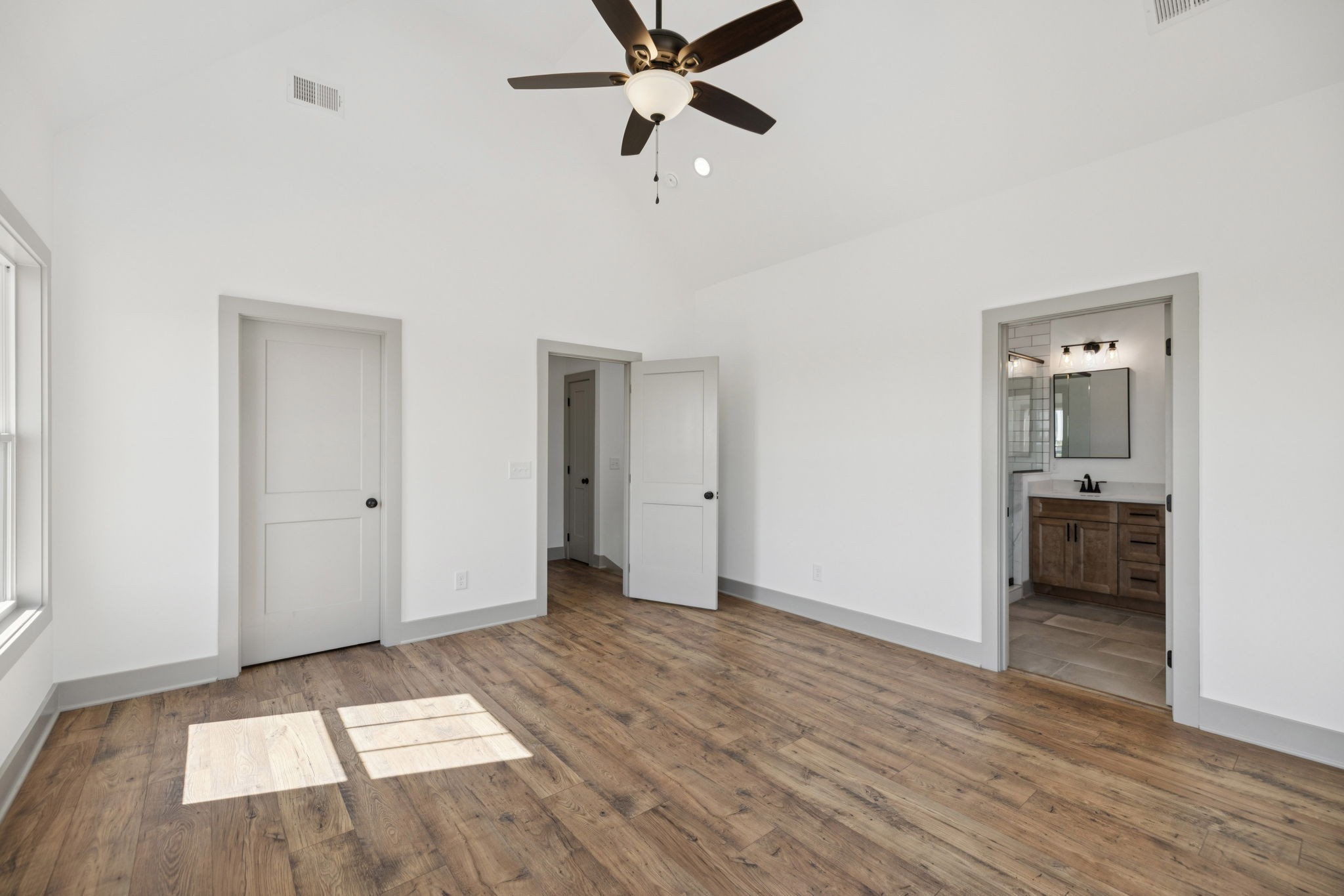 117 East Campbell Road, Unit B Madison, TN 37115 - Photo 14 of 24 Gallery Image 14