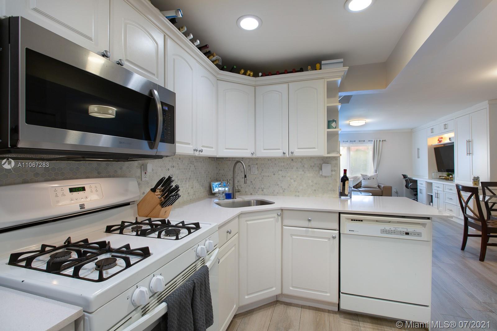 8650 Southwest 67th Avenue, Unit 1028 Pinecrest, FL 33156 - Photo 7 of 20