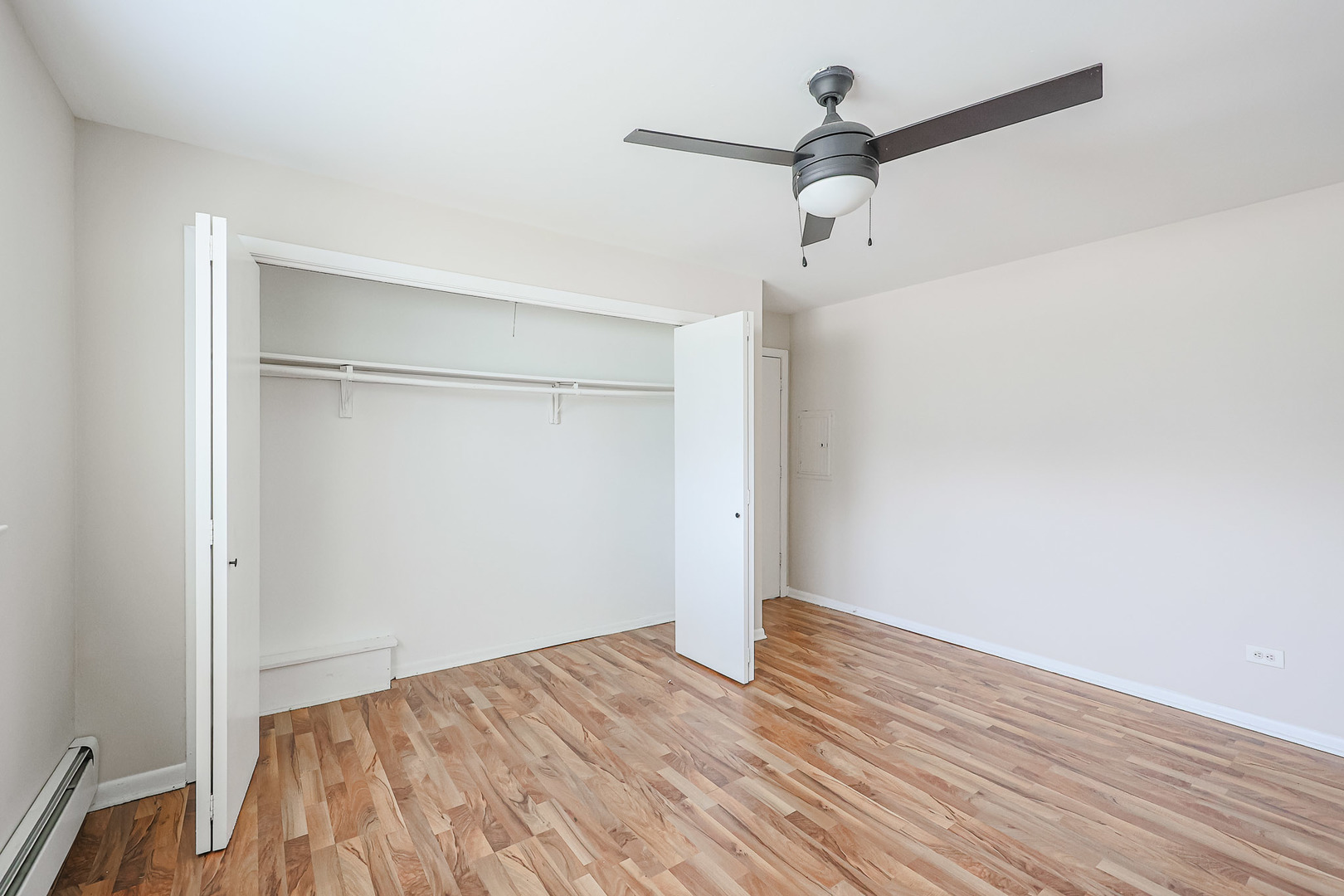 10016 South Pulaski Road, Unit 3 Oak Lawn, IL 60453 - Photo 25 of 39 a view of empty room with wooden floor