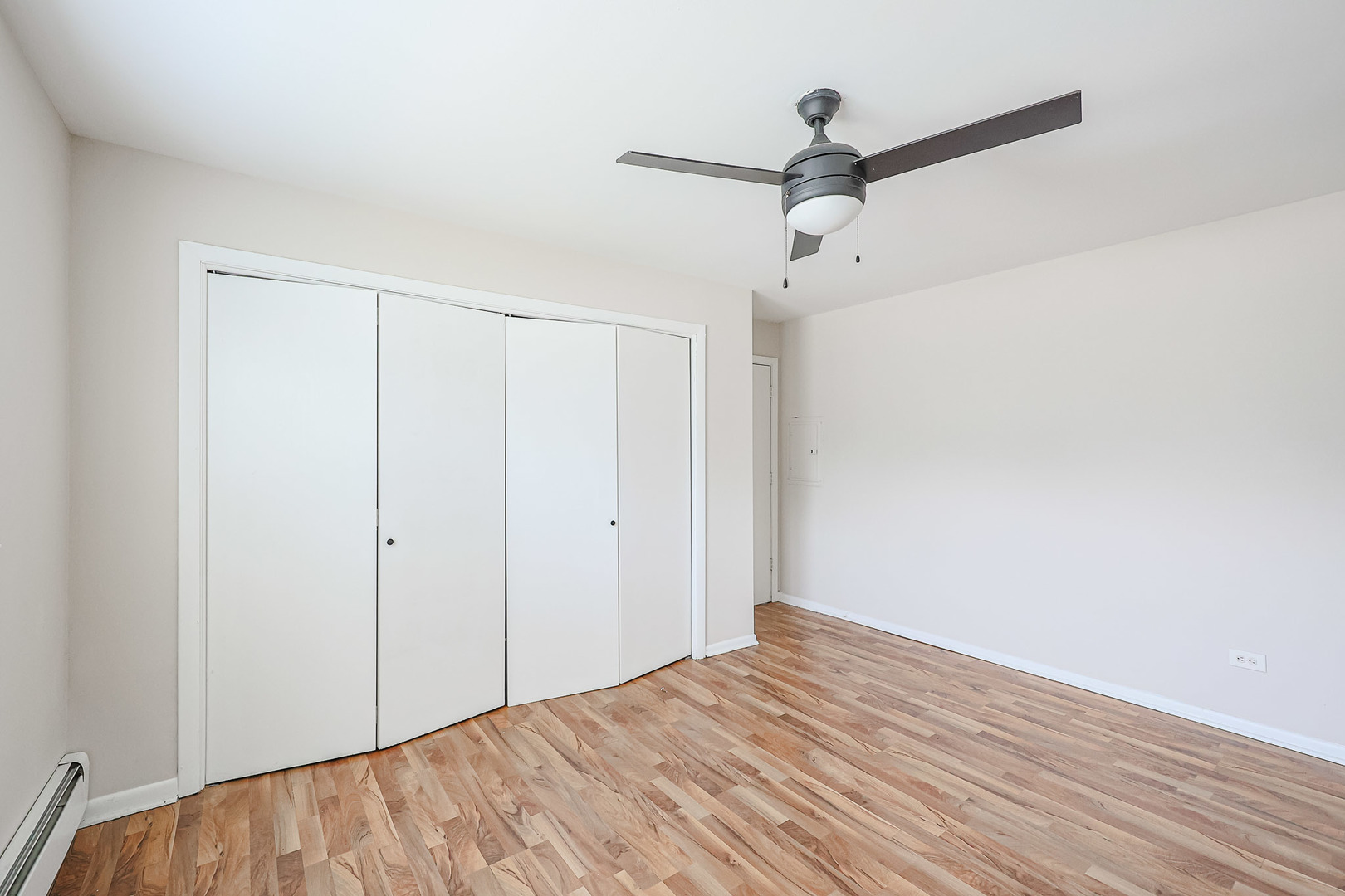 10016 South Pulaski Road, Unit 3 Oak Lawn, IL 60453 - Photo 26 of 39 a view of empty room with wooden floor