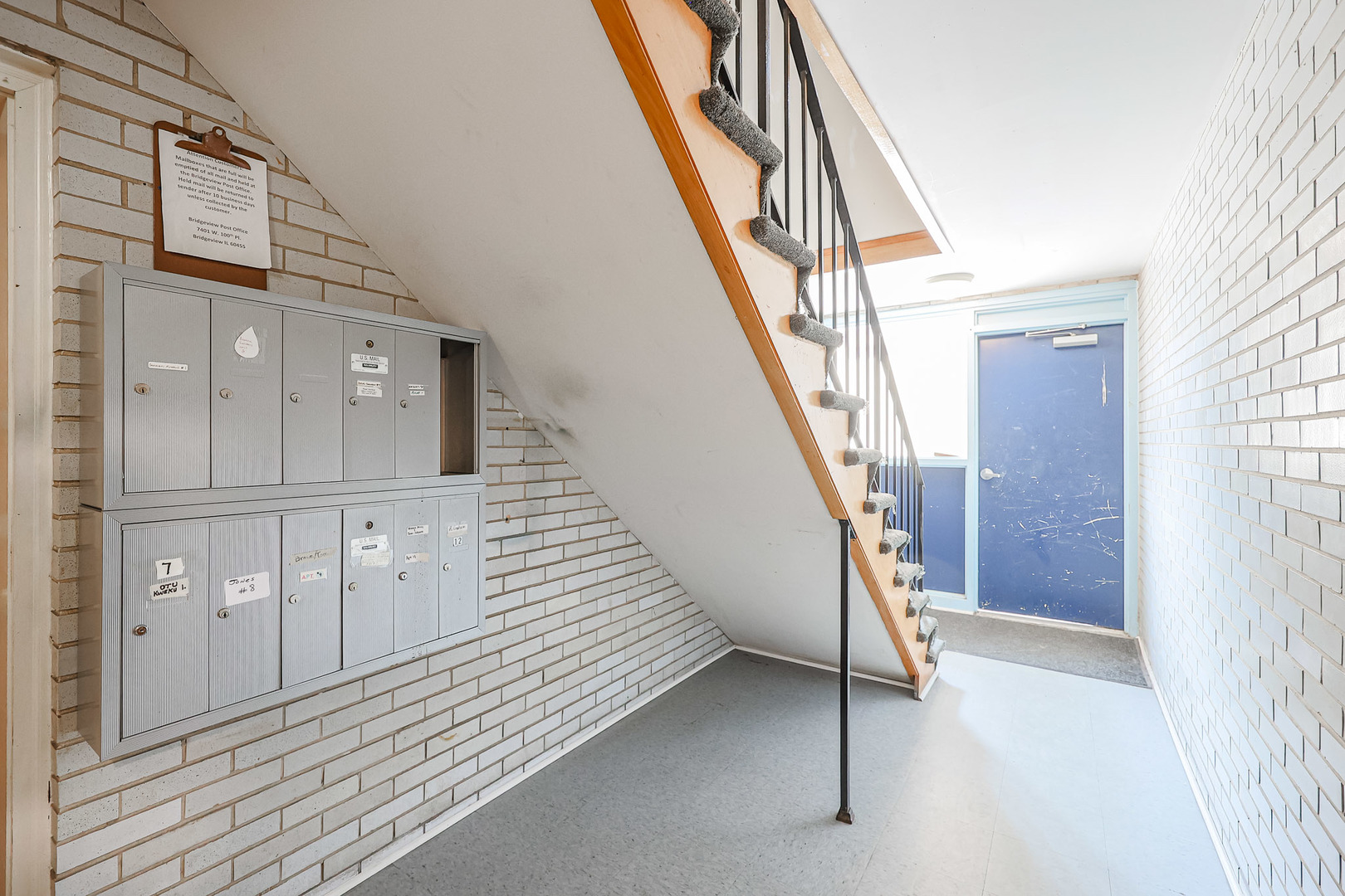 10016 South Pulaski Road, Unit 3 Oak Lawn, IL 60453 - Photo 33 of 39 a view of a hallway with staircase