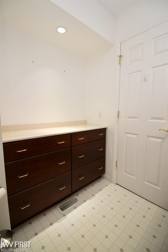 2225 Miller Road Flint, MI 48503 - Photo 26 of 33 50001387-26.JPG