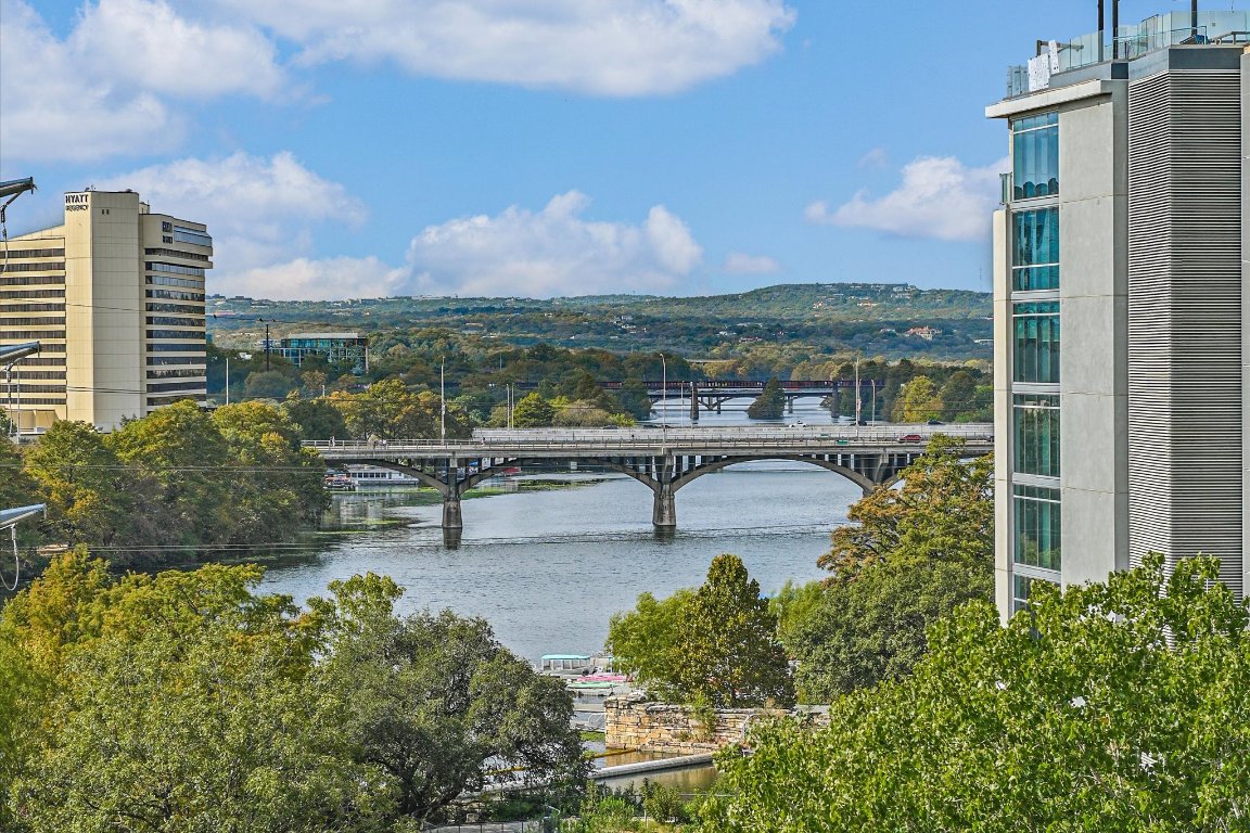 603 Davis Street, Unit 712 Austin, TX 78701 - Photo 8 of 22 a view of a terrace with sitting area