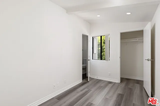 $2,895 | 6212 Fulton Avenue, Unit 205, Van Nuys, CA 91401