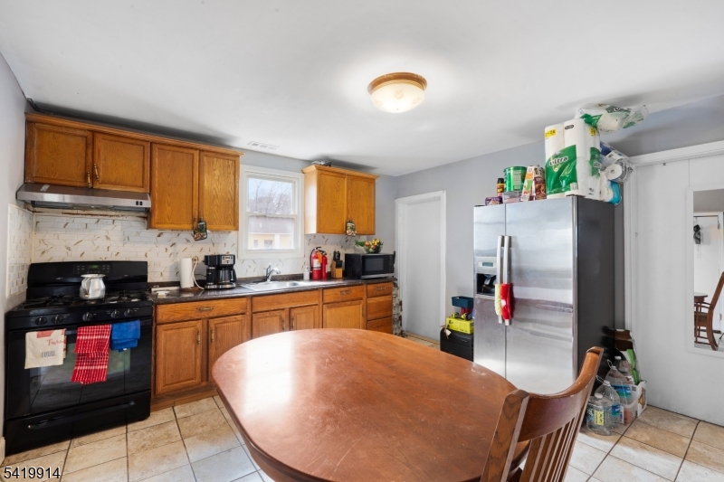 25 Passaic Street Dover, NJ 07801 - Photo 7 of 19