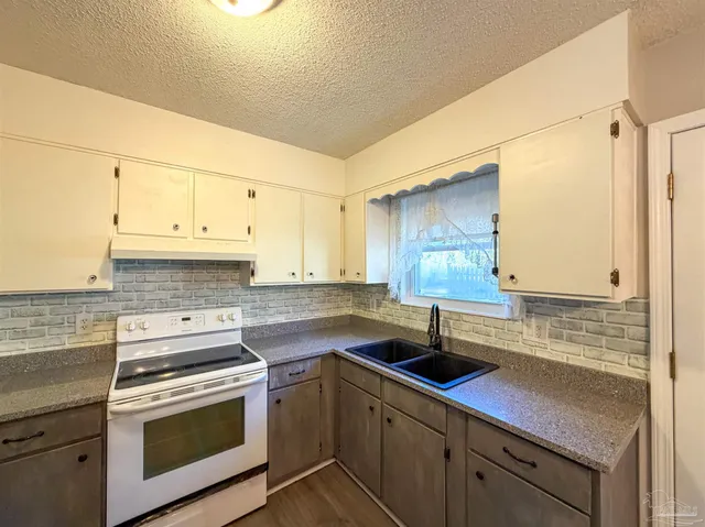 $1,850 | 1965 Brentco Road, Cantonment, FL 32533